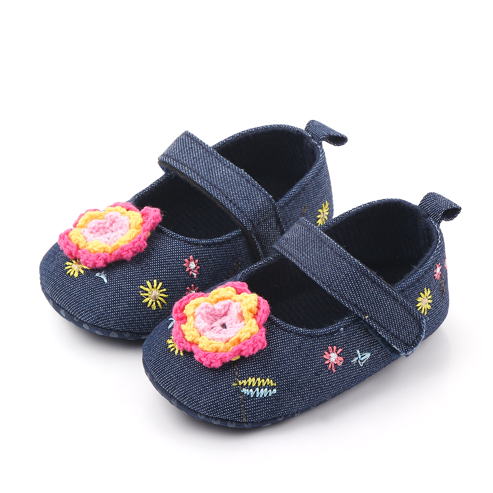 Baby / Toddler Floral Decorate Embroidered Prewalker Shoes