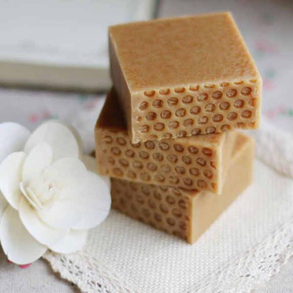 hand made honey milk soap body lotion for moisture skin care body cleaning cool and gentle against sunshine ing