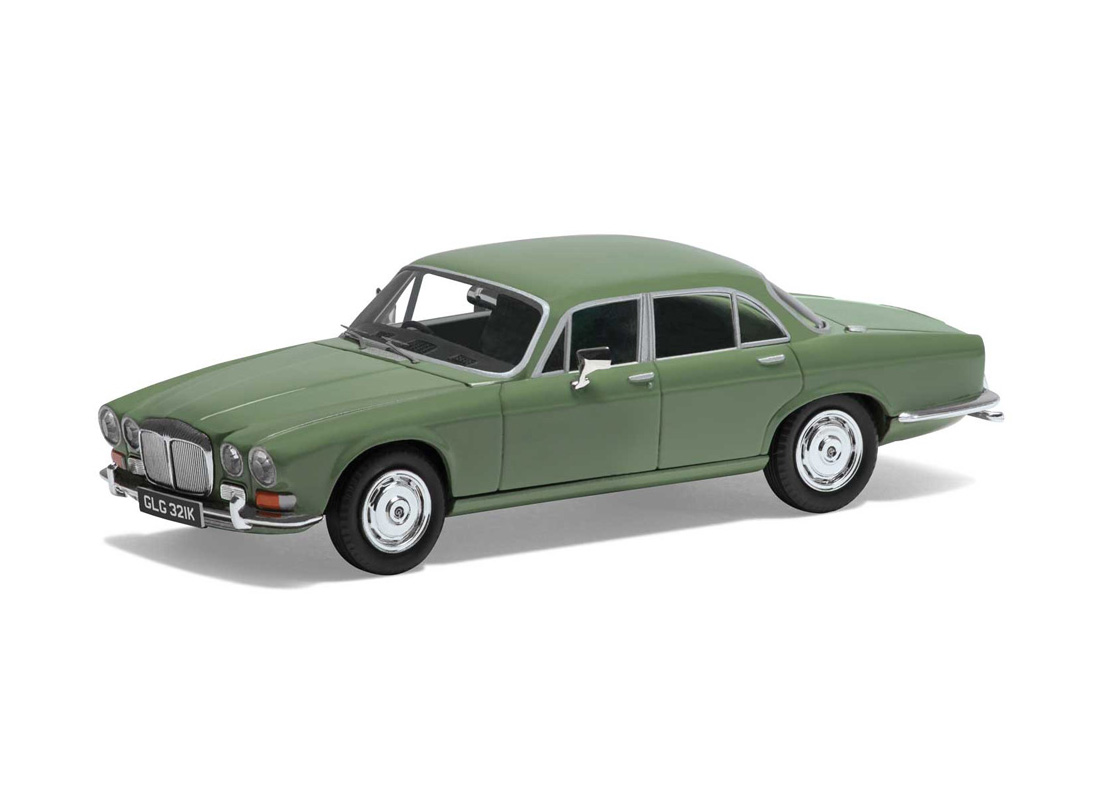 Daimler Sovereign Series 1 4.2 in Willow Green (1:43 scale by Vanguards VA08805)