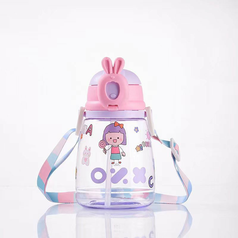 600ML Kids Cute Cartoon Pattern Straw Water Bottle Plastic Fall-resistant Outdoor Portable Straw Water Cup with Lanyard