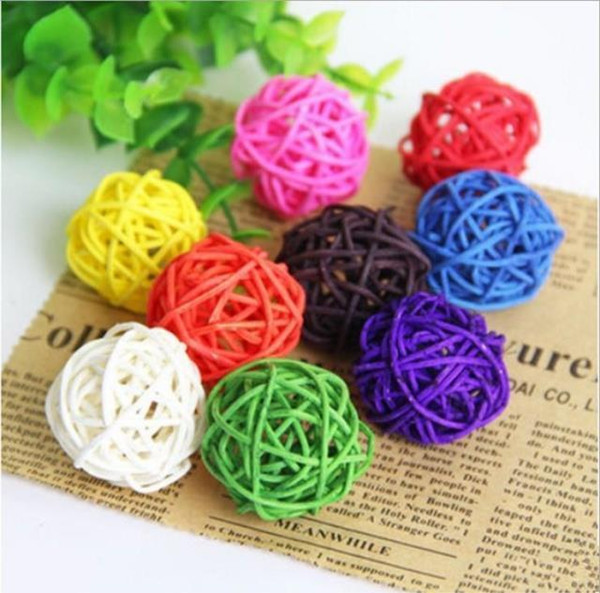 pure natural primary sepaktakraw parrot gnaw ball pets bird at of foot catch / under the feet toys